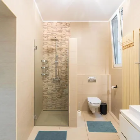 Vibrant And Spacious Downtown Budapest Flat Exterior photo