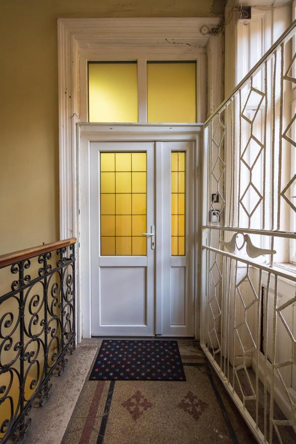 Vibrant And Spacious Downtown Flat Апартаменты *